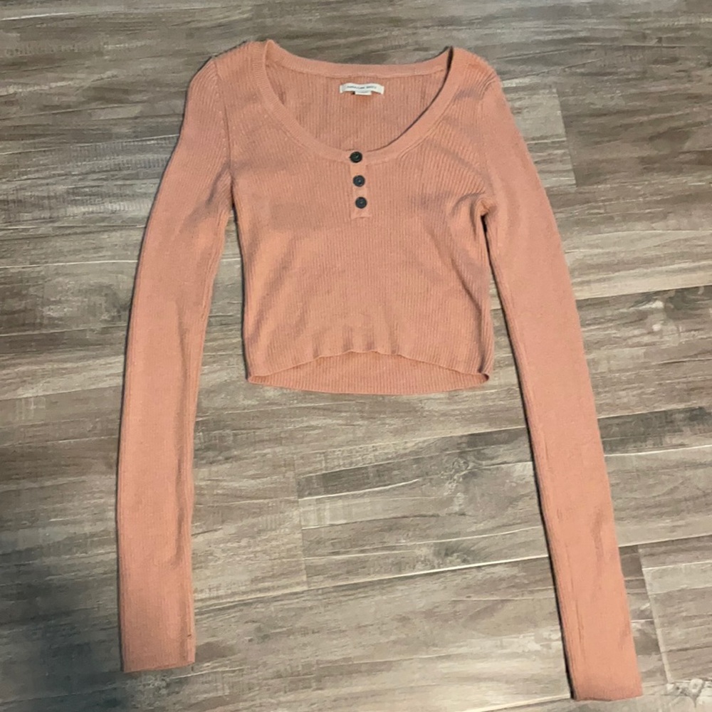 light pink american eagle crop top